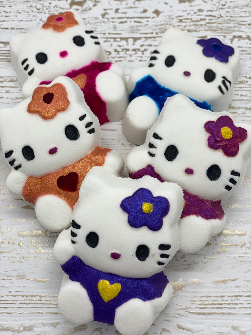 Hello Kitty - Ivory Anchors